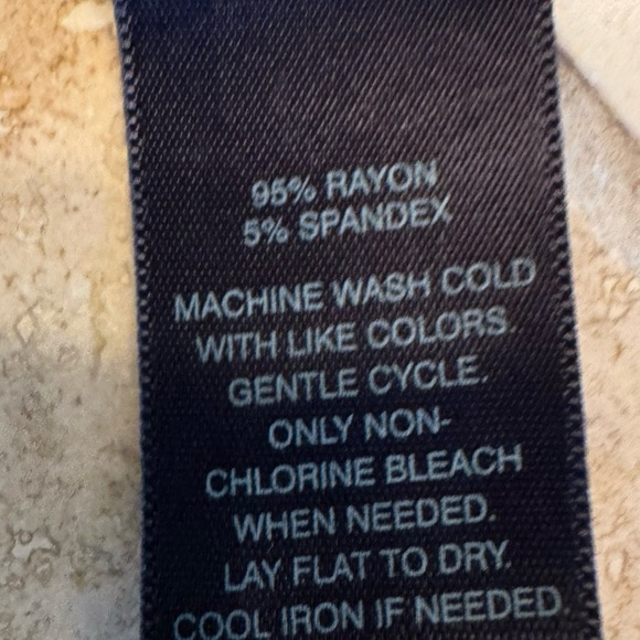 Women’s Black Sleeveless WHBM Top, Size M - Picture 3 of 3